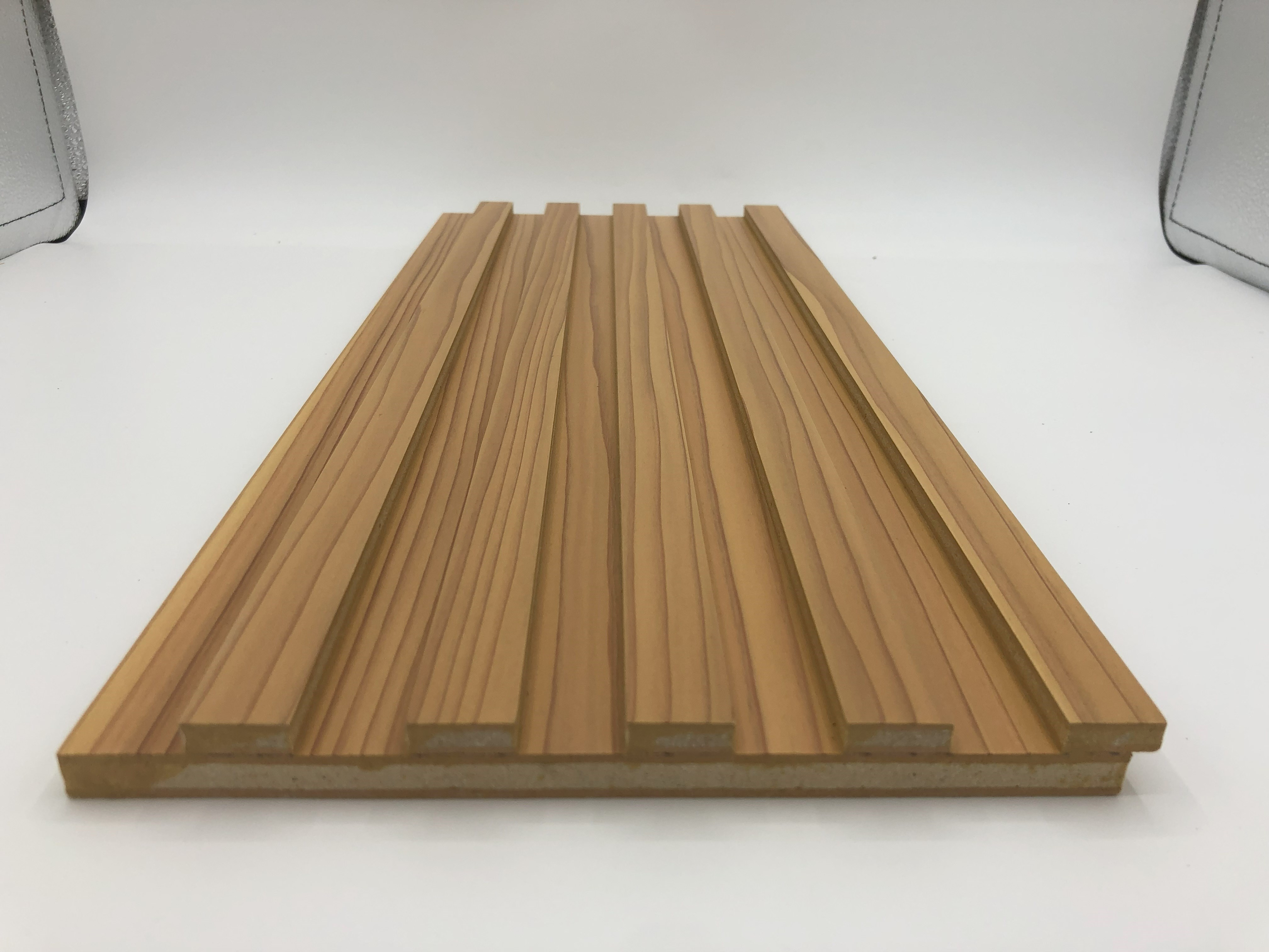 ウッドデザイン賞 受賞作品データベース | リブパネル準不燃愛知県産杉