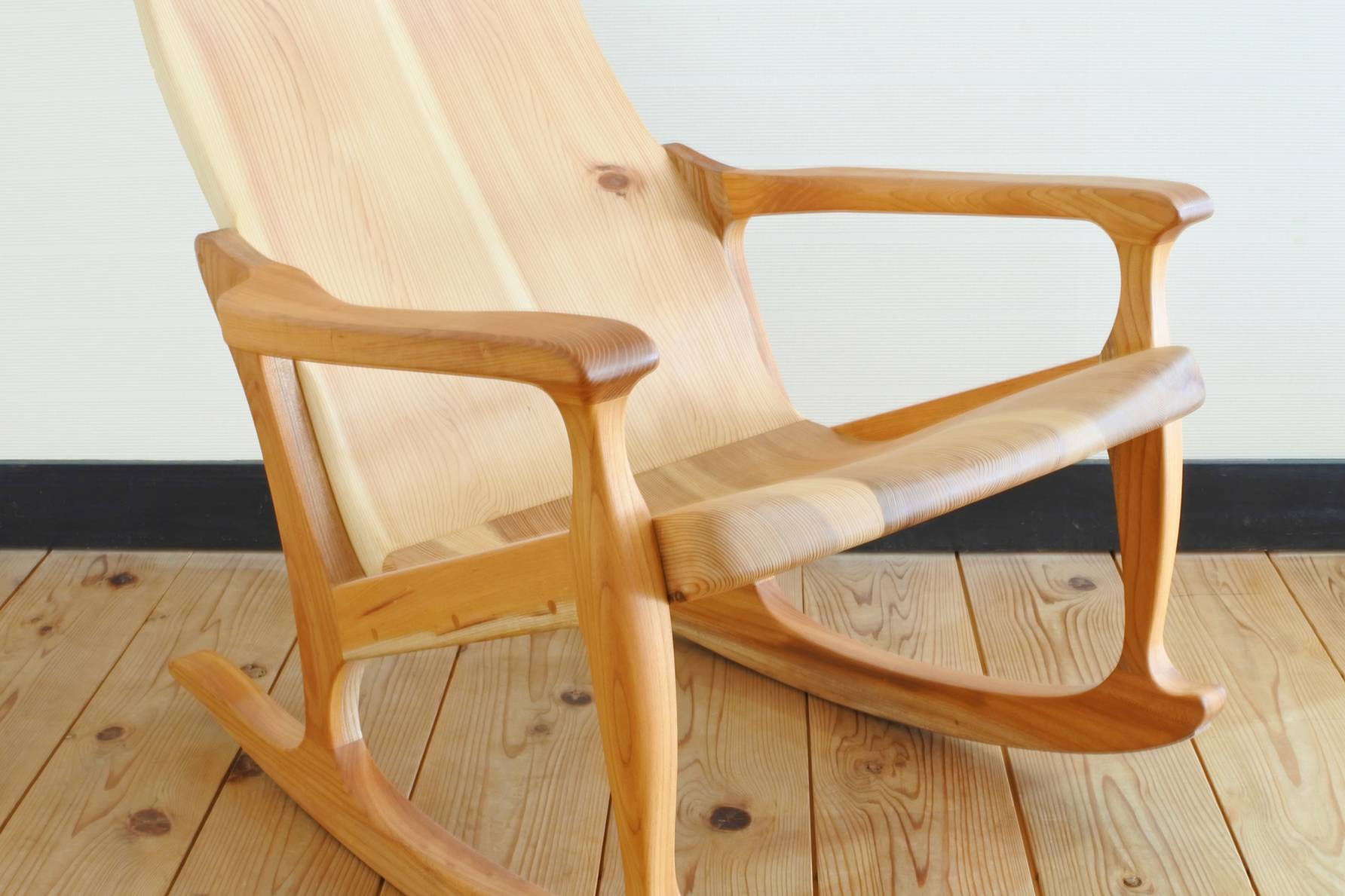 ウッドデザイン賞 受賞作品データベース | 紀州スギのロッキングチェア